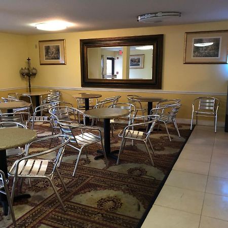 Executive Garden Titusville Hotel Экстерьер фото