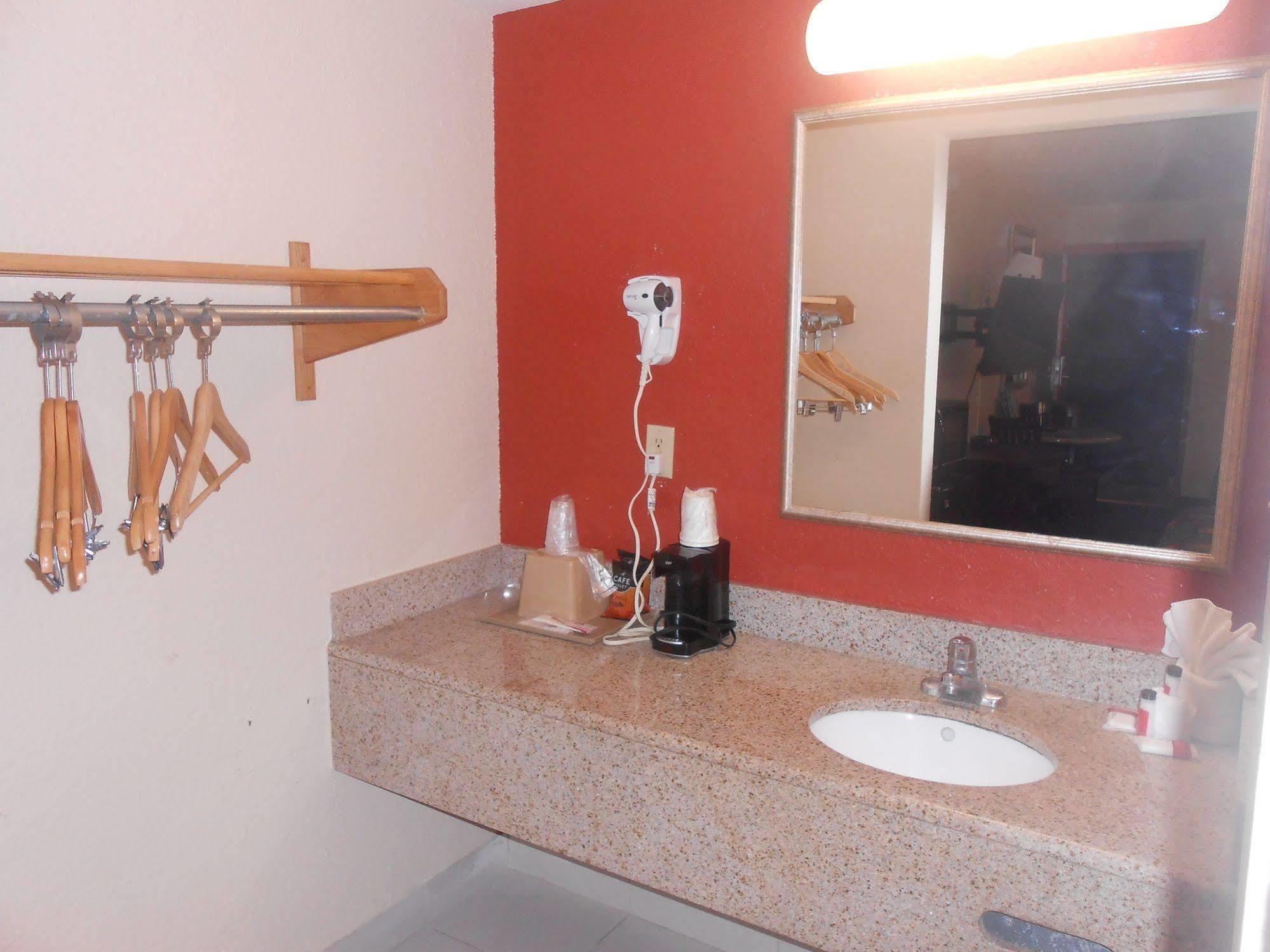 Executive Garden Titusville Hotel Экстерьер фото