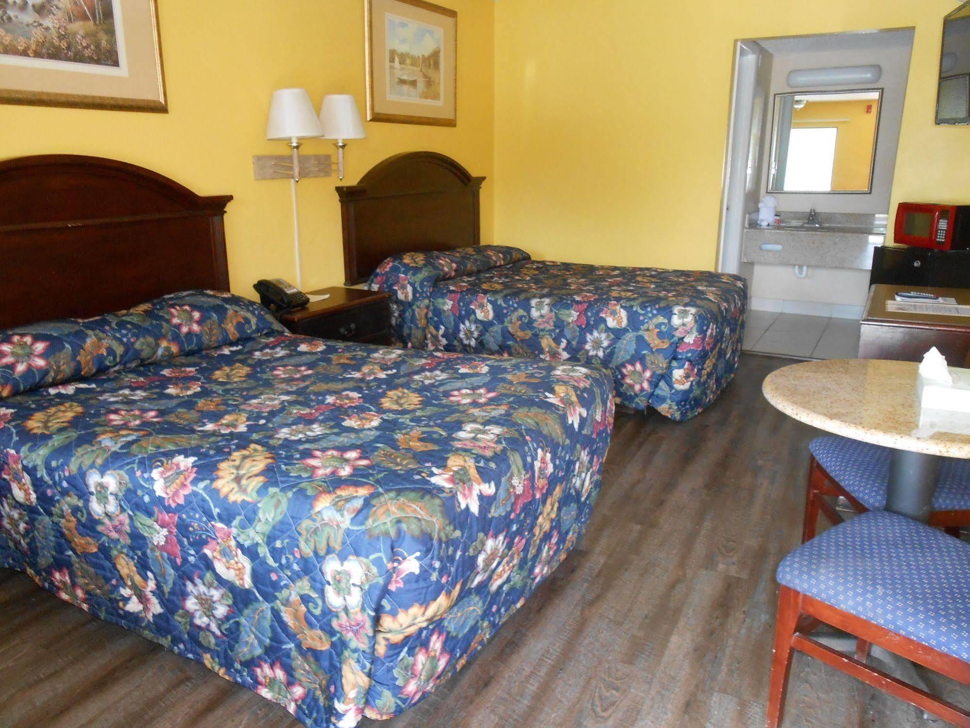 Executive Garden Titusville Hotel Экстерьер фото