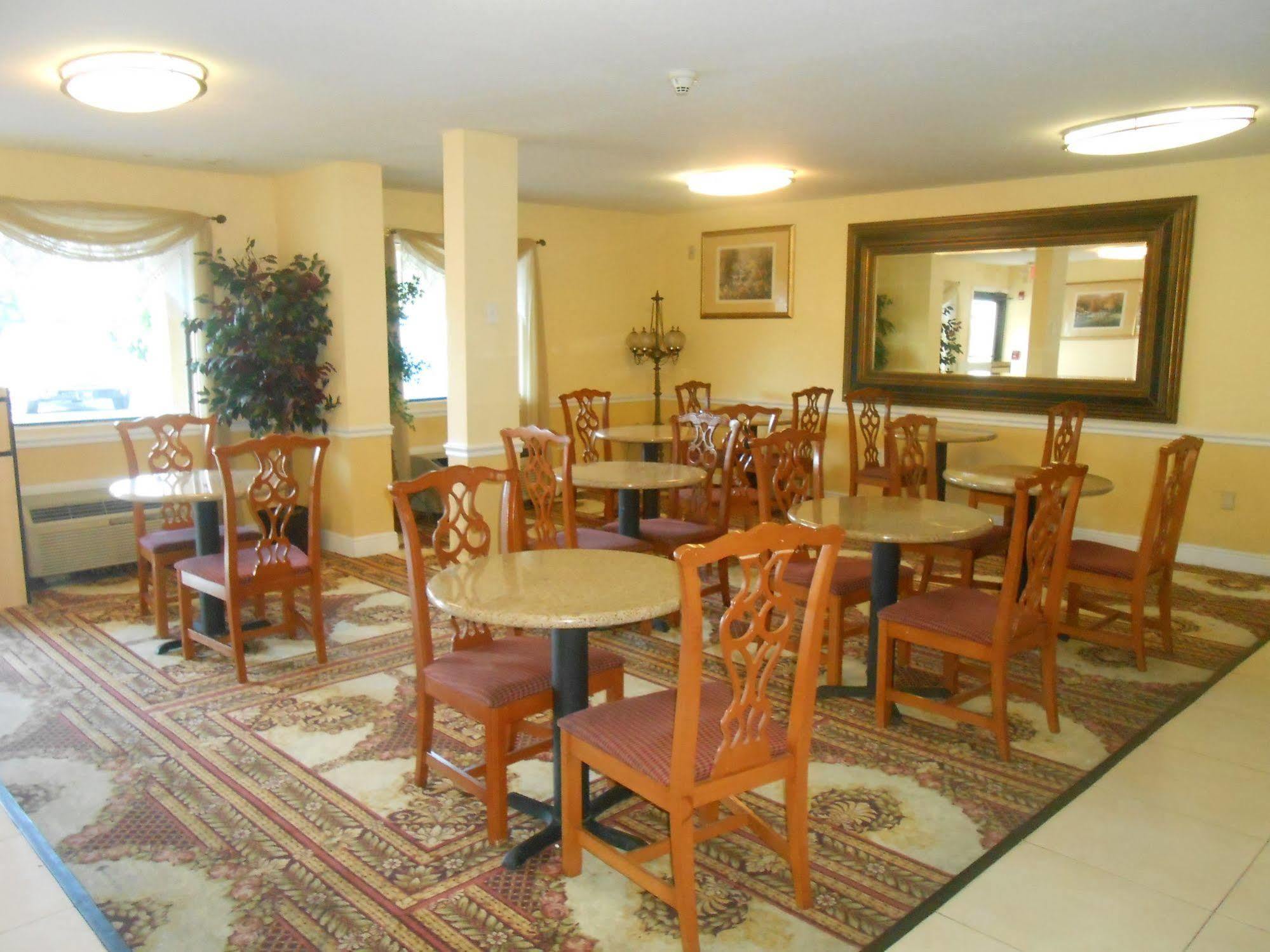 Executive Garden Titusville Hotel Экстерьер фото