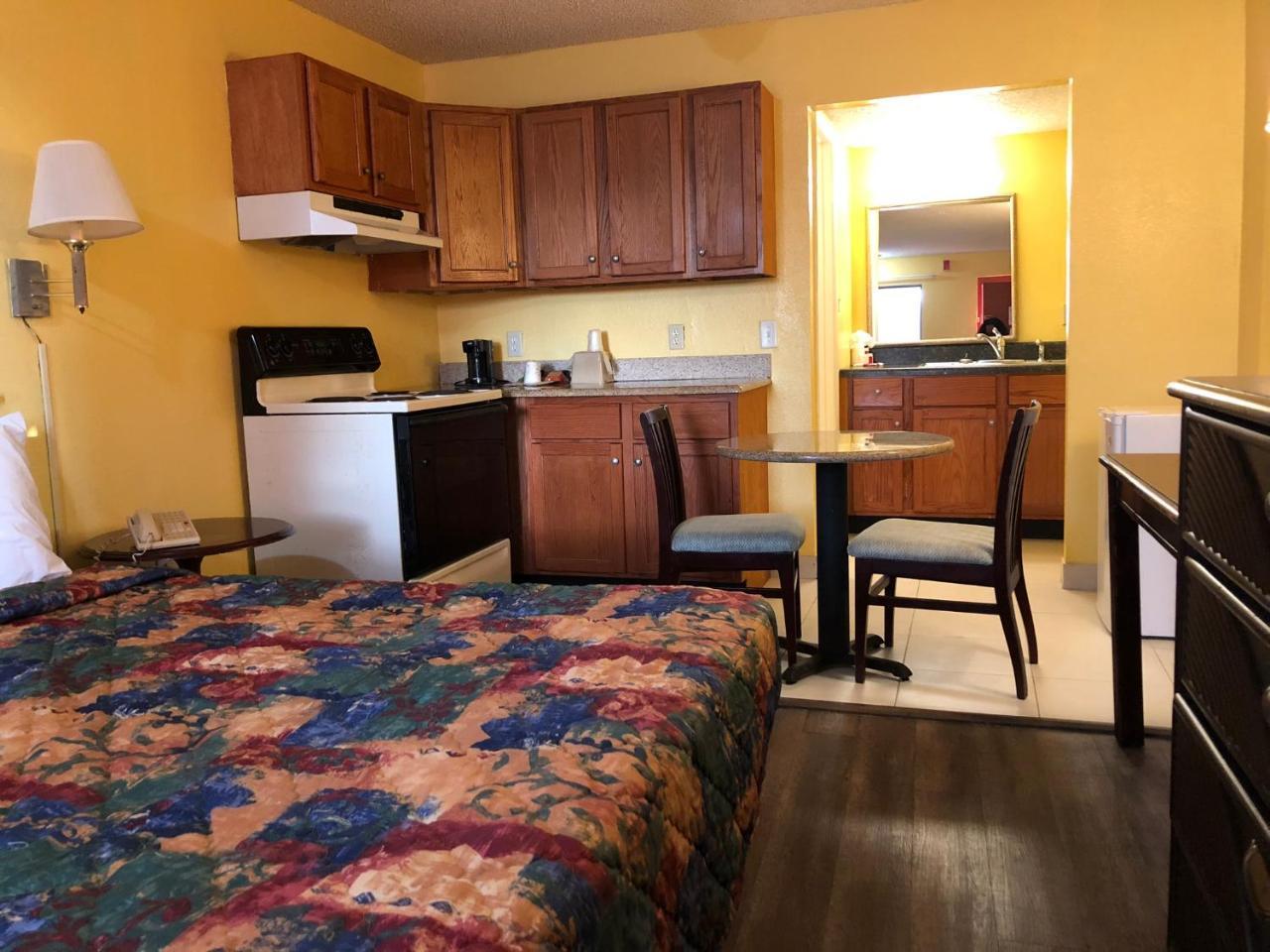 Executive Garden Titusville Hotel Экстерьер фото