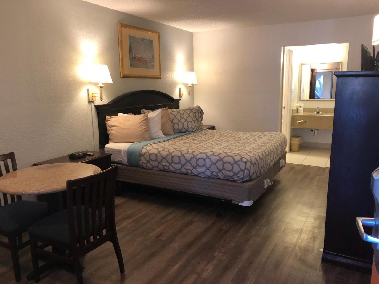 Executive Garden Titusville Hotel Экстерьер фото