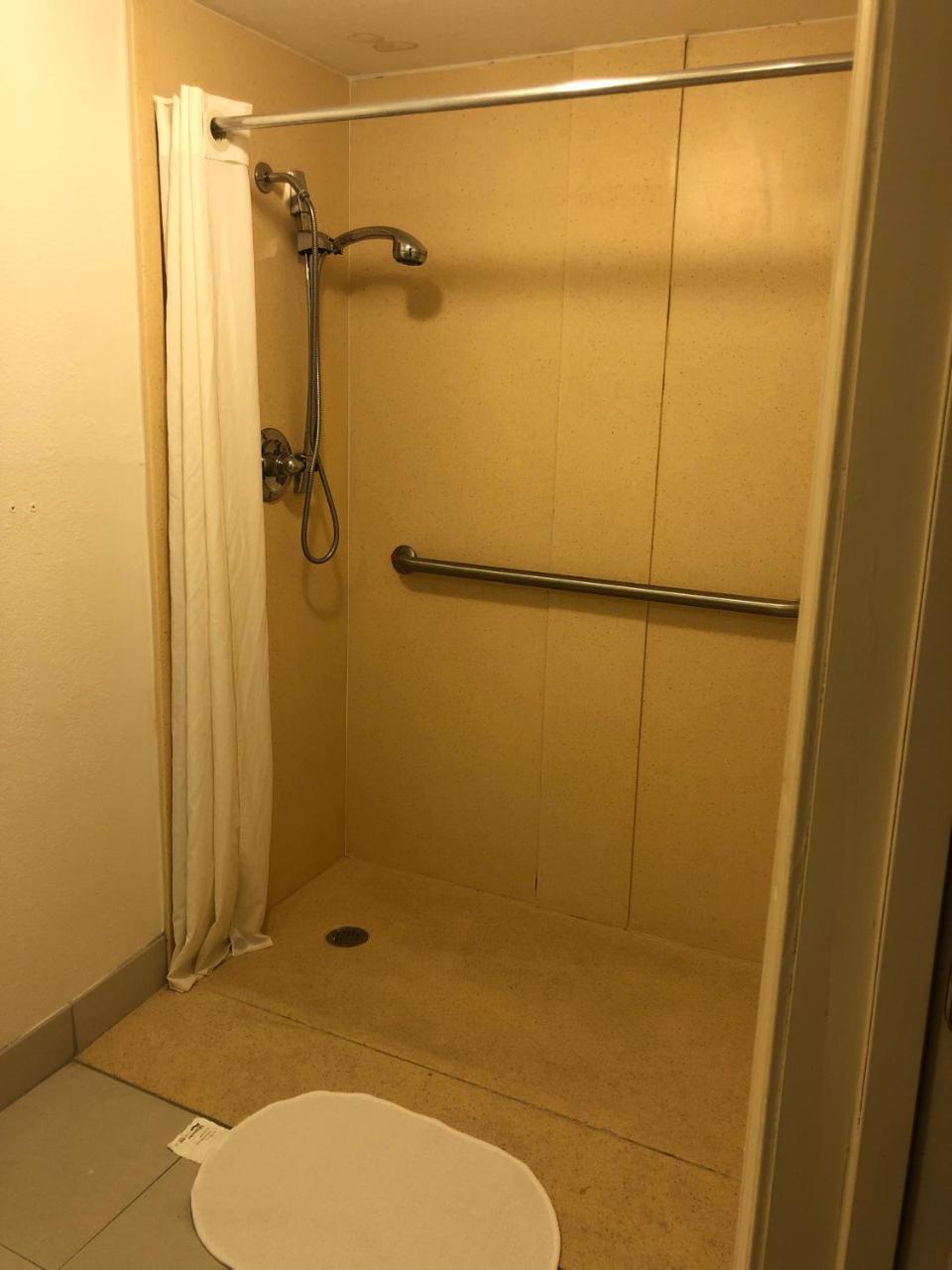 Executive Garden Titusville Hotel Экстерьер фото