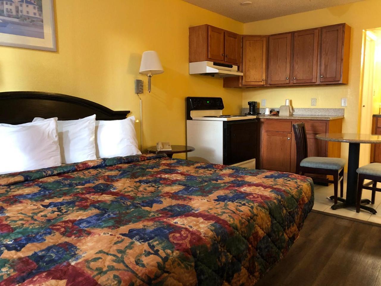 Executive Garden Titusville Hotel Экстерьер фото