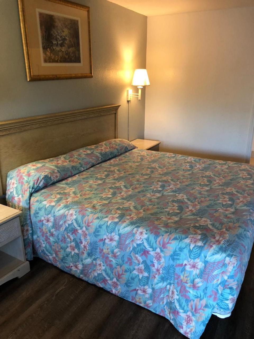 Executive Garden Titusville Hotel Экстерьер фото