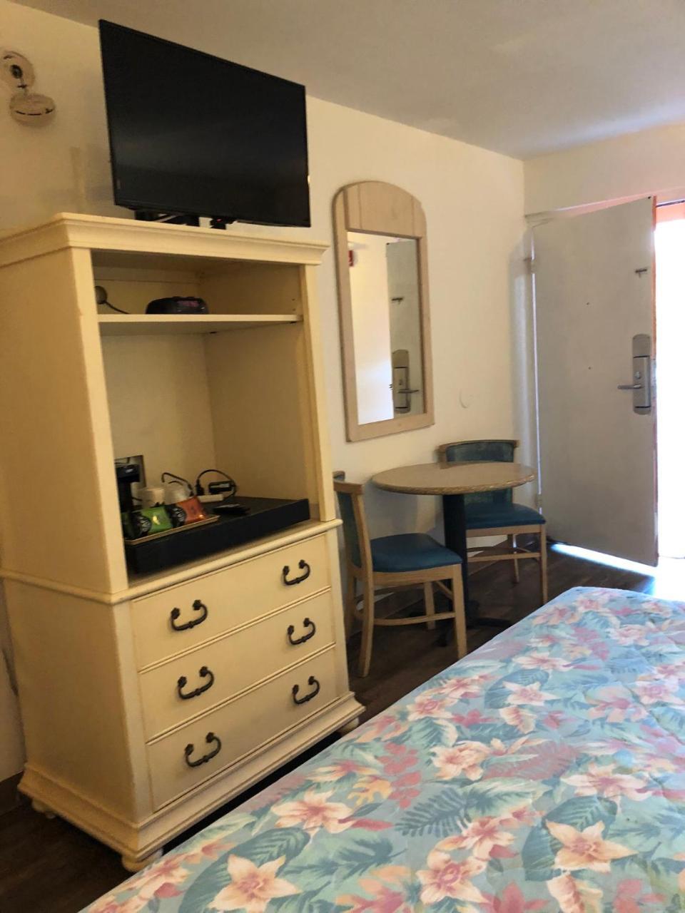 Executive Garden Titusville Hotel Экстерьер фото
